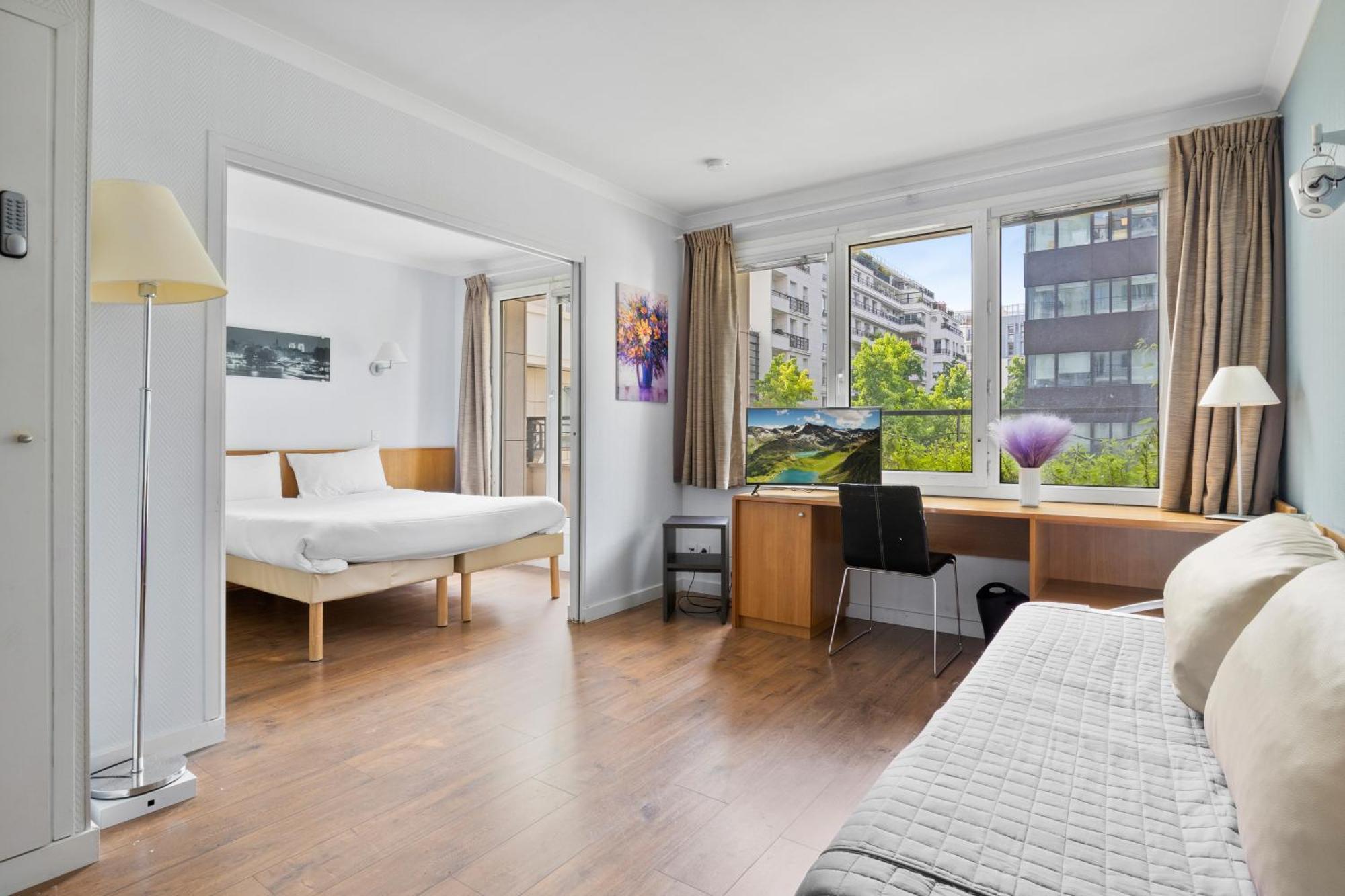 Grand Appartement Avec Balcon - Proche Parc Des Expo - Parking Privee Issy-les-Moulineaux Exterior foto